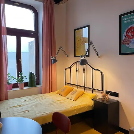 Km Rent Lodz, Pomorska 10 アパート ウッチ